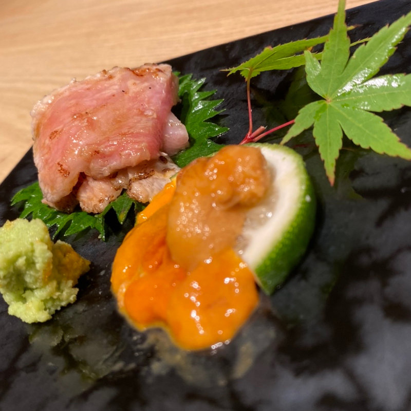 大トロ炙り 北海道産雲丹(照鮨)