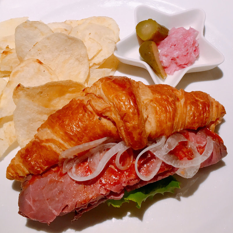 ローストビーフのクロワッサンサンド(ル・プチ・プランス （Le Petit Prince）)