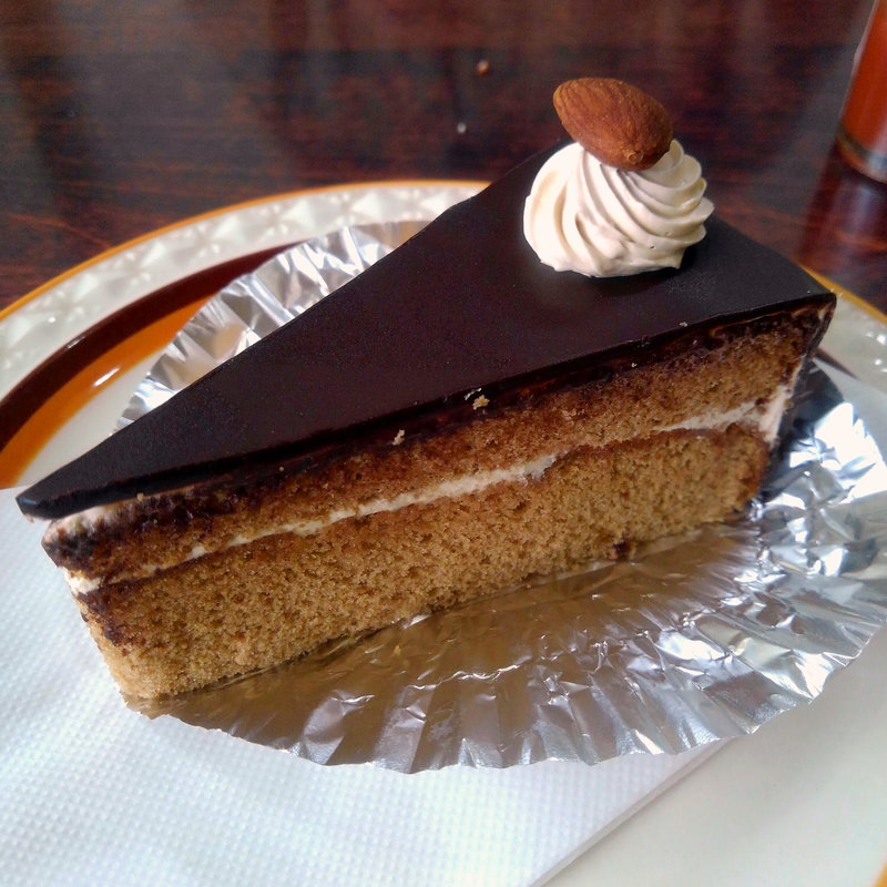 チョコレートケーキ(おの )