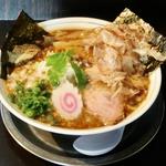 魚介豚骨(麺奏 弥栄 （iyasaka）)