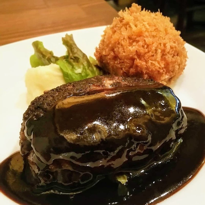 ハンバーグ（+メンチカツ）(並木倶楽部)