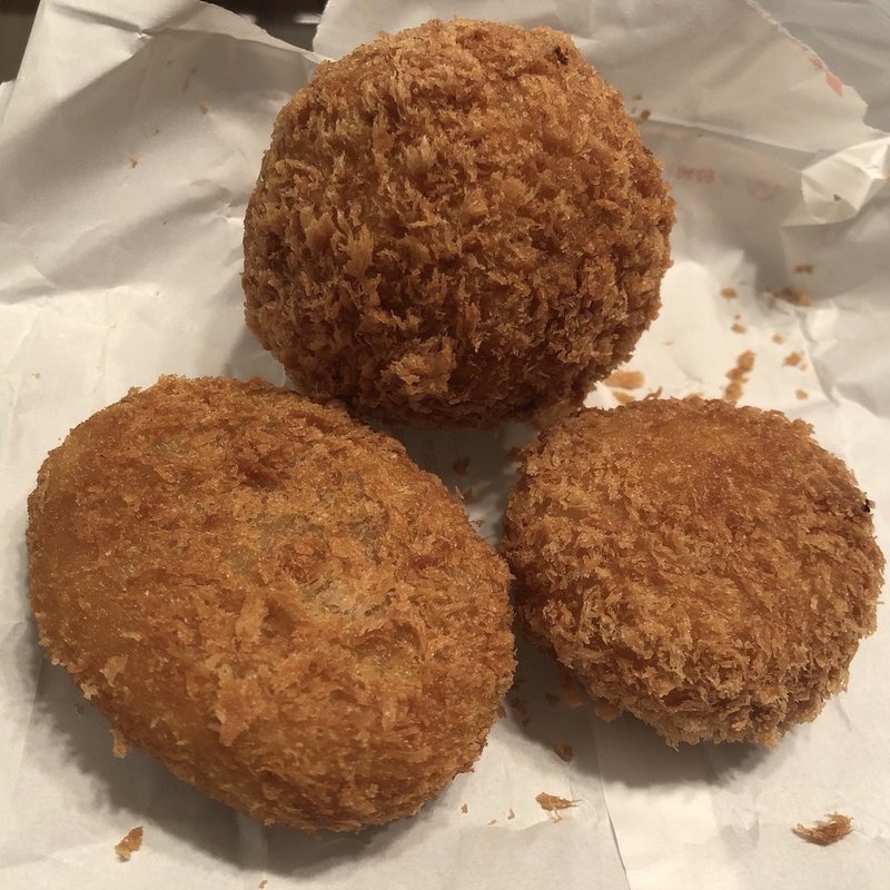 スコッチエッグ、男爵コロッケとコーンとチキンのクリームコロッケ(大野屋牛肉店 )