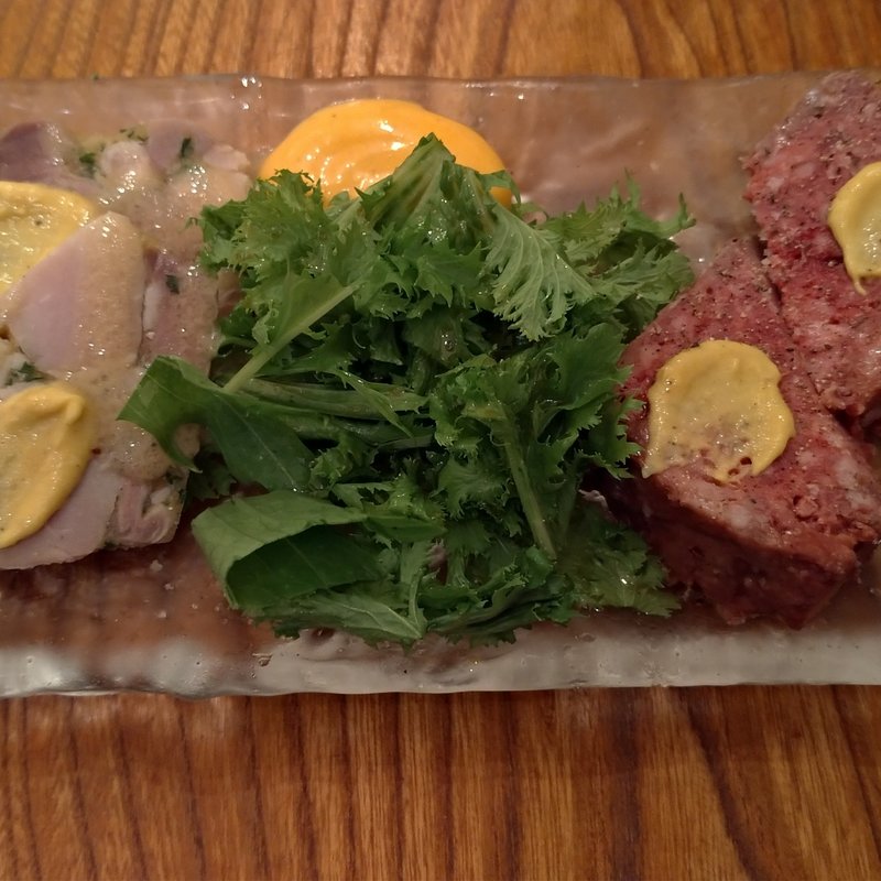 ジビエパテ(立ち飲みビストロシンサンテ)