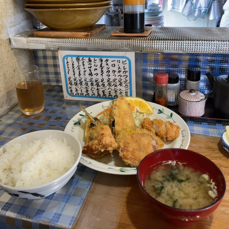 盛り合せフライ定食(おばこ)