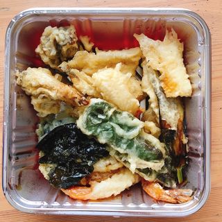 お得天ぷら盛り合わせ(天丼しみず)