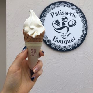 北海道ソフトクリーム　Sサイズ(パティスリー　ブーケ　Patisserie Bouquet)