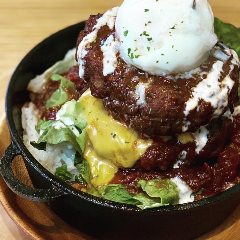 ハンバーグ丼(アラベスク舎オチャバ)