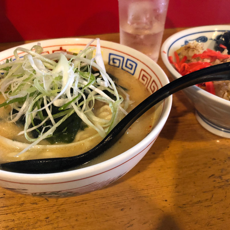 朝定食味噌ラーメン角チャーシュートッピング(味の味噌一)