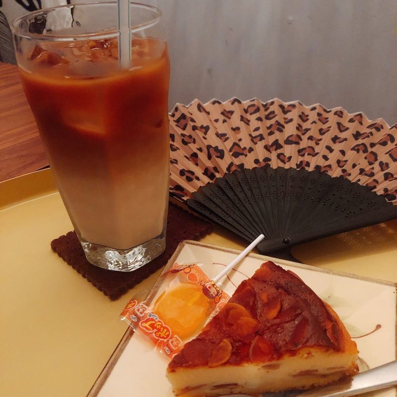 ローストアーモンドのチーズケーキ(Tidy Cafe)