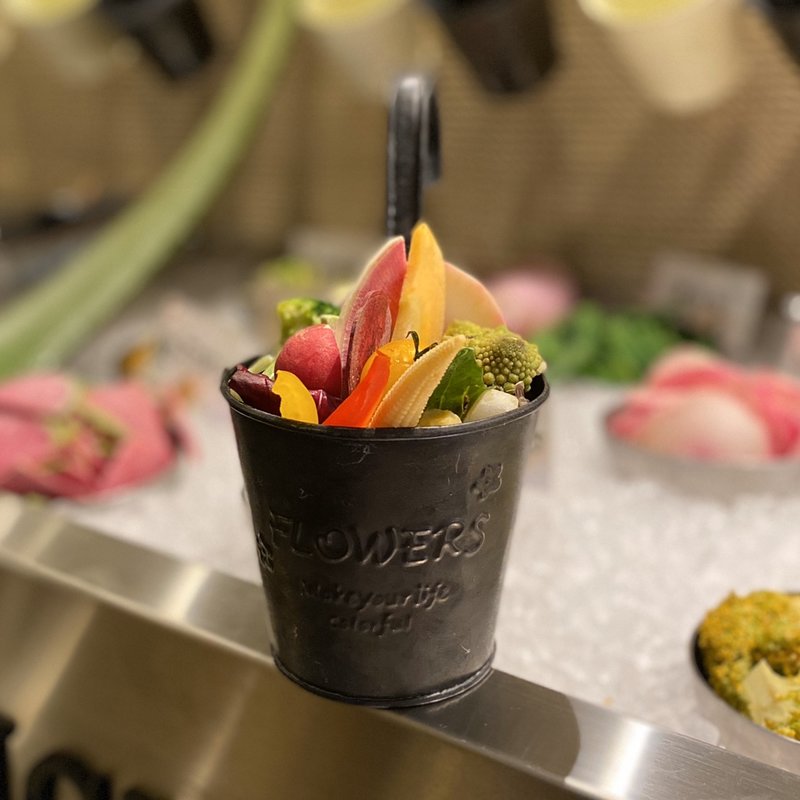 盛り放題バーニャカウダ(個室 肉バルVS魚バル DESIGN FOOD MARKET 名古屋駅店)