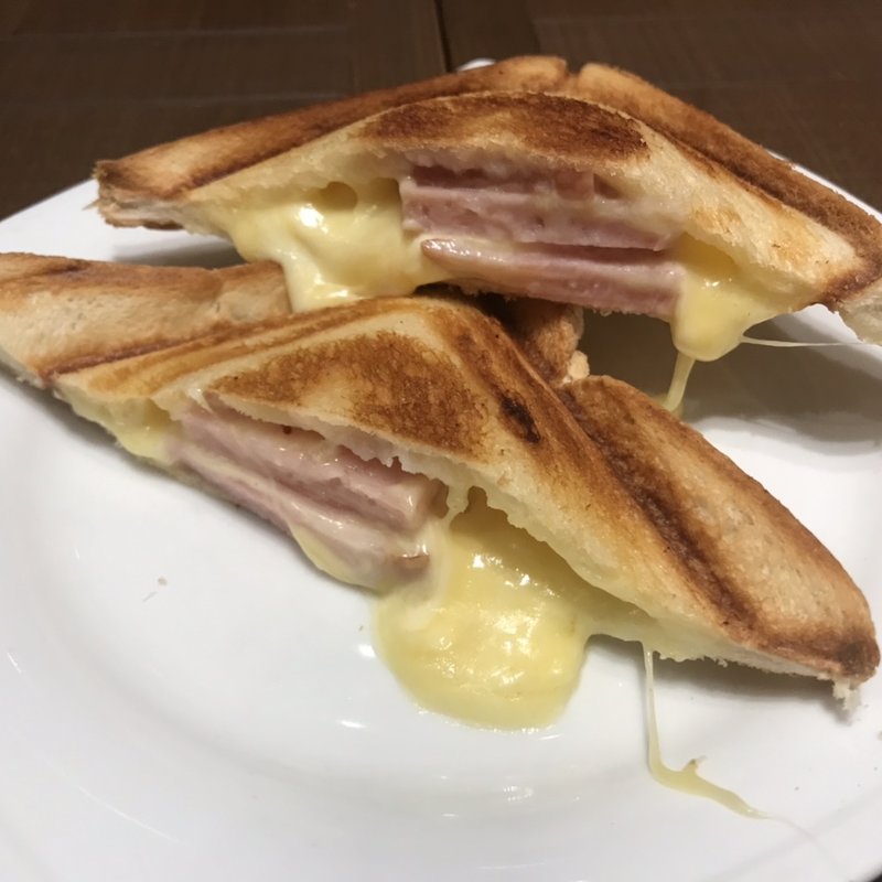 ハムとチーズのホットサンド(倉式珈琲店 イオンモール京都桂川店 )