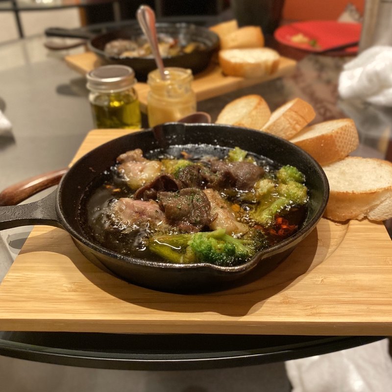 カスタマイズアヒージョ(個室 肉バルVS魚バル DESIGN FOOD MARKET 名古屋駅店)