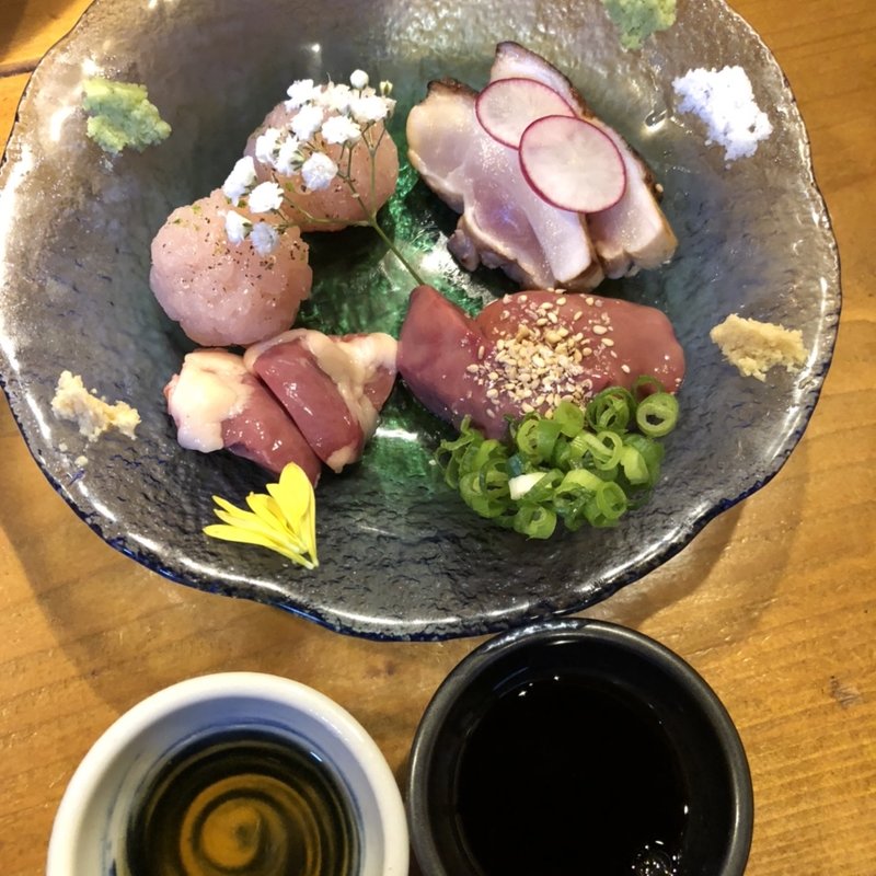 鳥の刺身(焼鳥 赫色)