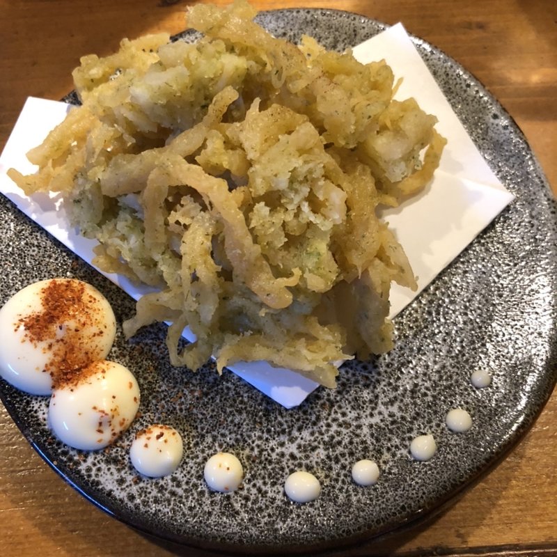 スルメイカとアオサの天ぷら(焼鳥 赫色)