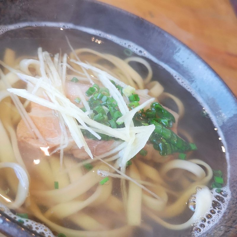 沖縄そば(てぃあんだー )