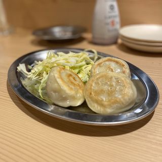 肉汁焼き丸餃子(大衆居酒屋大革命 アレやコレ屋 四日市店)