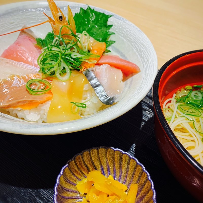 日替わり海鮮丼とにゅうめんセット(堂島とろ家 阪急三番街店 （とろや）)
