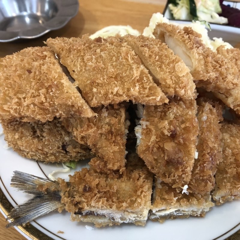 ミックスフライ定食(井草食堂)