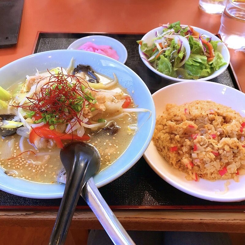 ぷりぷりこらーめん＋半チャーハンセット(一本やり)