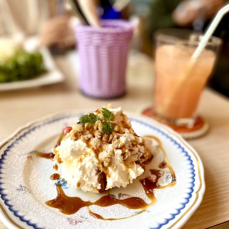 キャラメルナッツケーキ(MYONG CAFE)