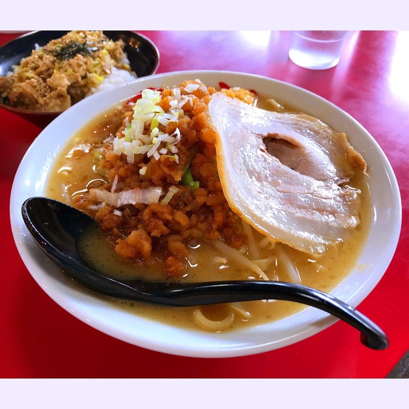 豚王(横浜家系ラーメン 吟家（GINYA） 東金店)