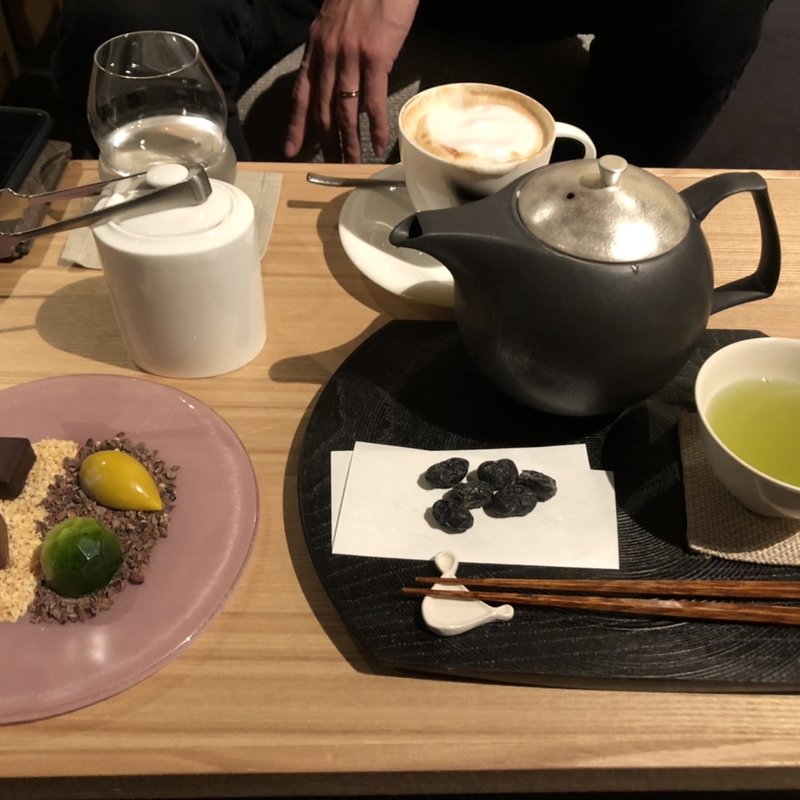(TEA AND BAR（THE THOUSAND KYOTO）)
