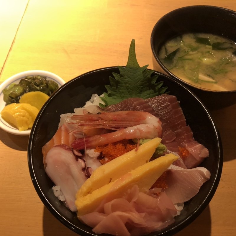 海鮮丼(タマル商店 )