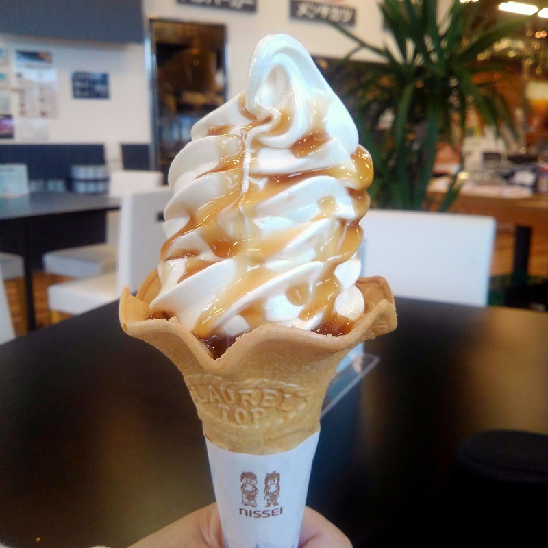 ソフトクリーム　トッピングキャラメル(おかまる食堂 )