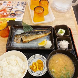 焼き魚定食(目利きの銀次　府中ル・シーニュ店)