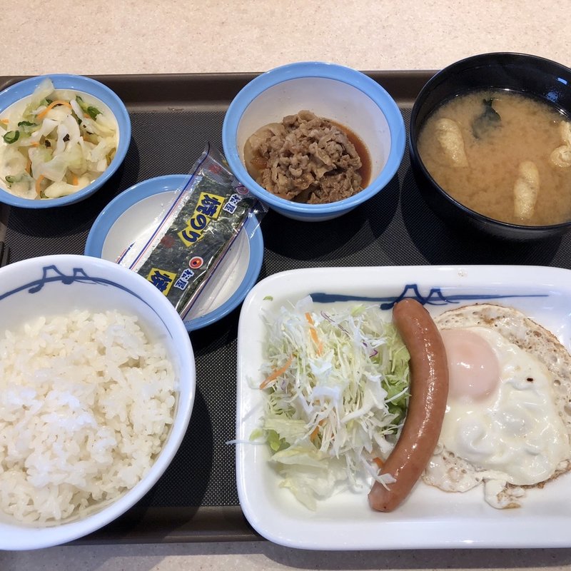 ソーセージエッグ定食(松家 福岡箱崎店)