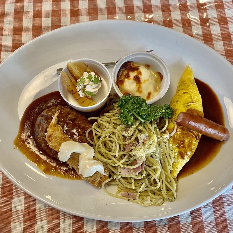 くるりんよくばりランチ(来鈴亭)