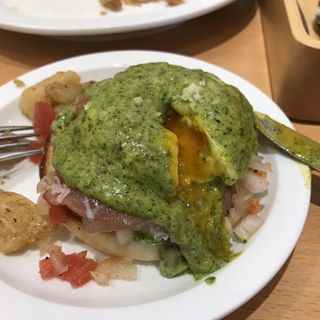 エッグベネディクト(Eggs 'n Things 横浜山下公園店)