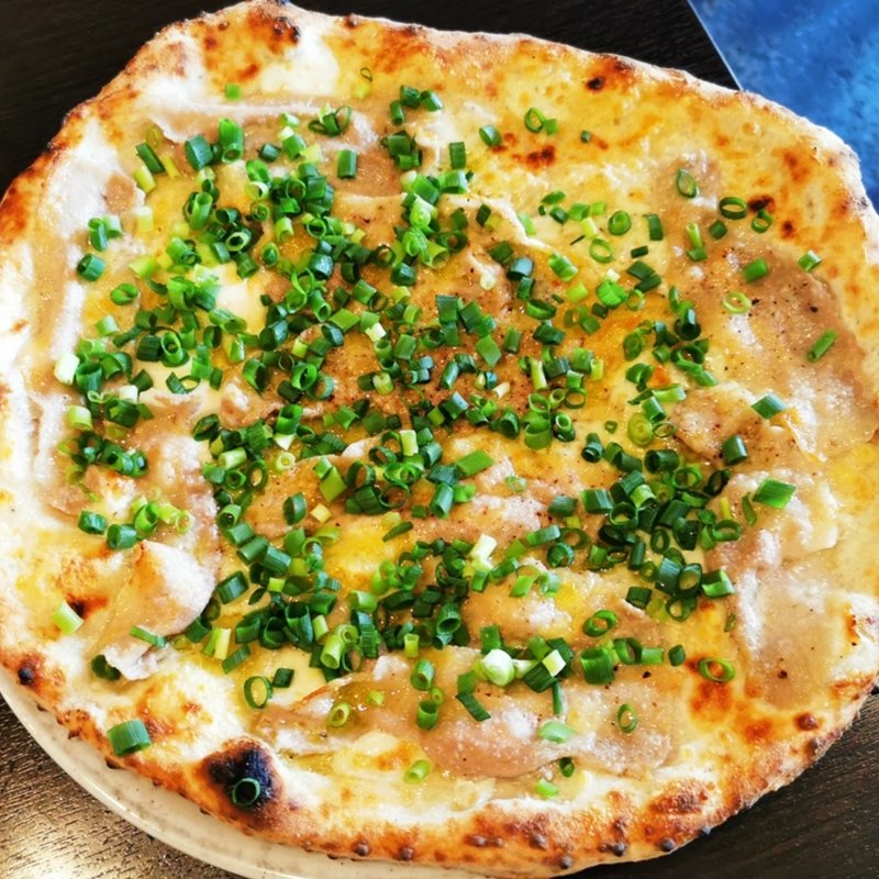 塩豚と青ネギのジャポネーゼ(ナポリピッツァ ピッツェリア ラ ロッサ)