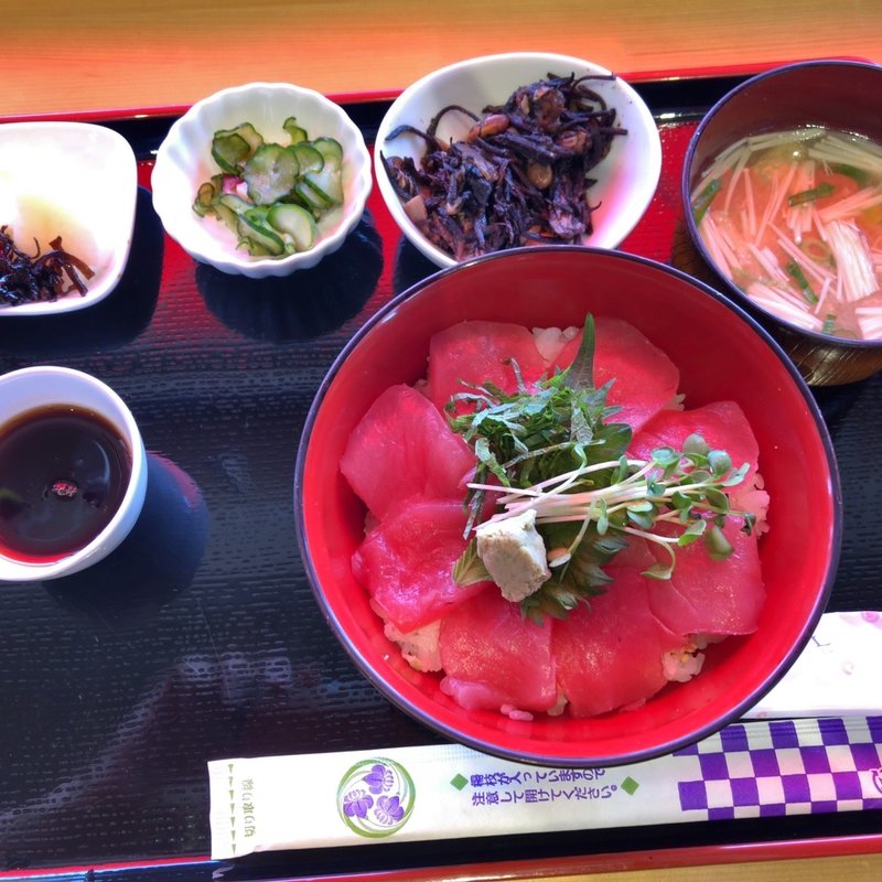 まぐろ丼(おざきのひもの )