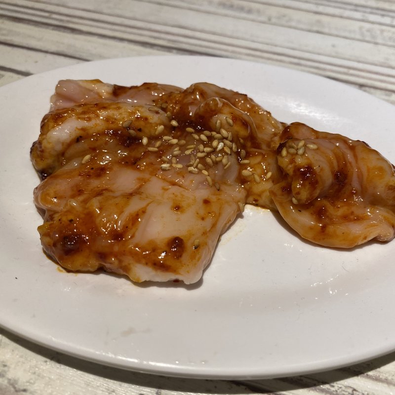 ホルモン半人前(焼肉・ホルモン料理 とらじ亭 神田店)