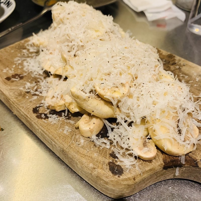 生マッシュルームのサラダ(サルメリアポルチーニ)