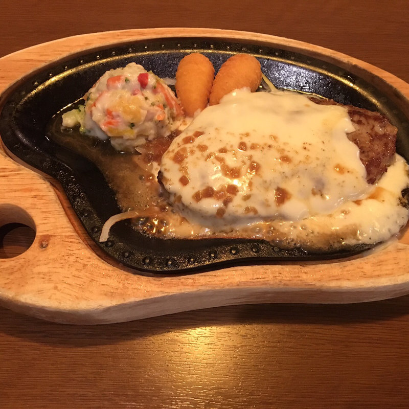 フォンデュ風チーズバーグステーキ 200g(びっくりドンキー クリスロード店 )
