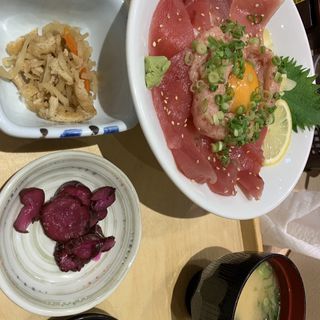 トロマキ丼(魚きんぐ イオンモール香椎浜店)