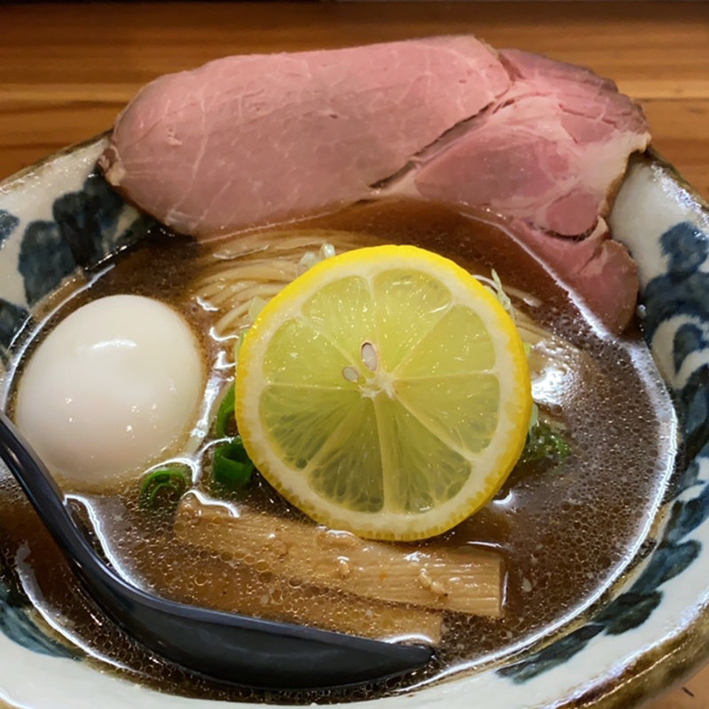 冷やし煮干しょうゆらーめん(極麺 青二犀 （ゴクメン アオニサイ）)