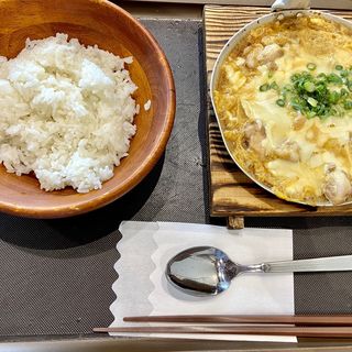 親子丼(淡路島カレー&琉球卵とじ丼)