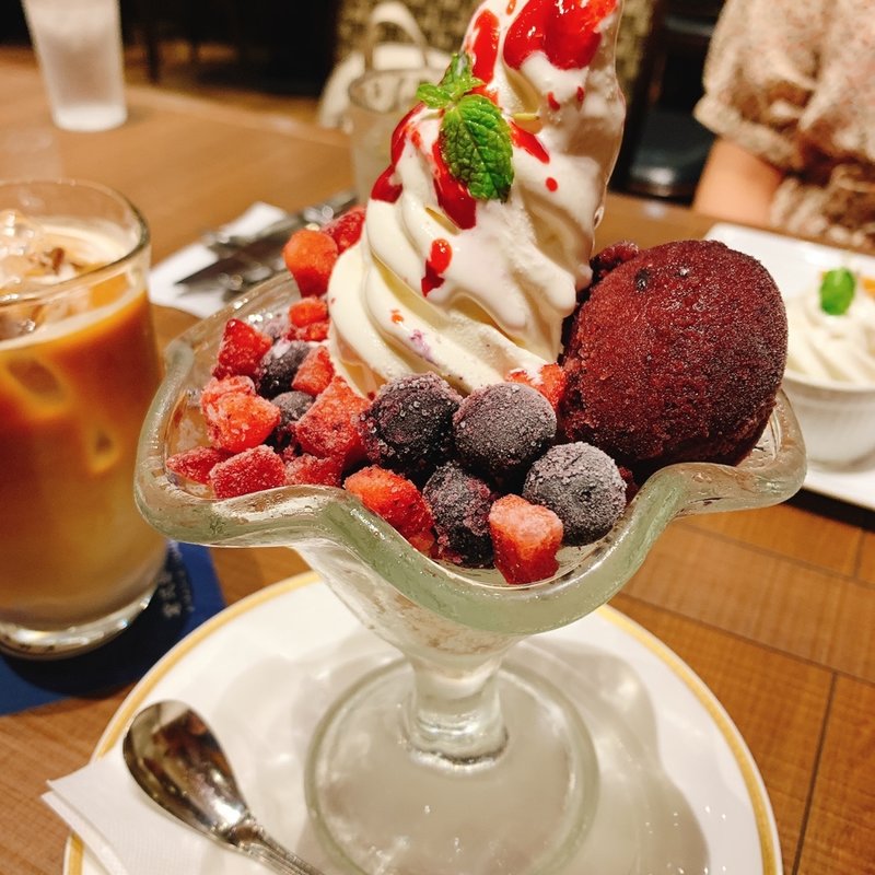 ベリーパフェ(倉式珈琲店 イオンモール北戸田店)