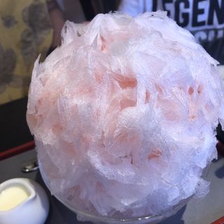 カキ氷 生いちご(三日月氷菓店 )