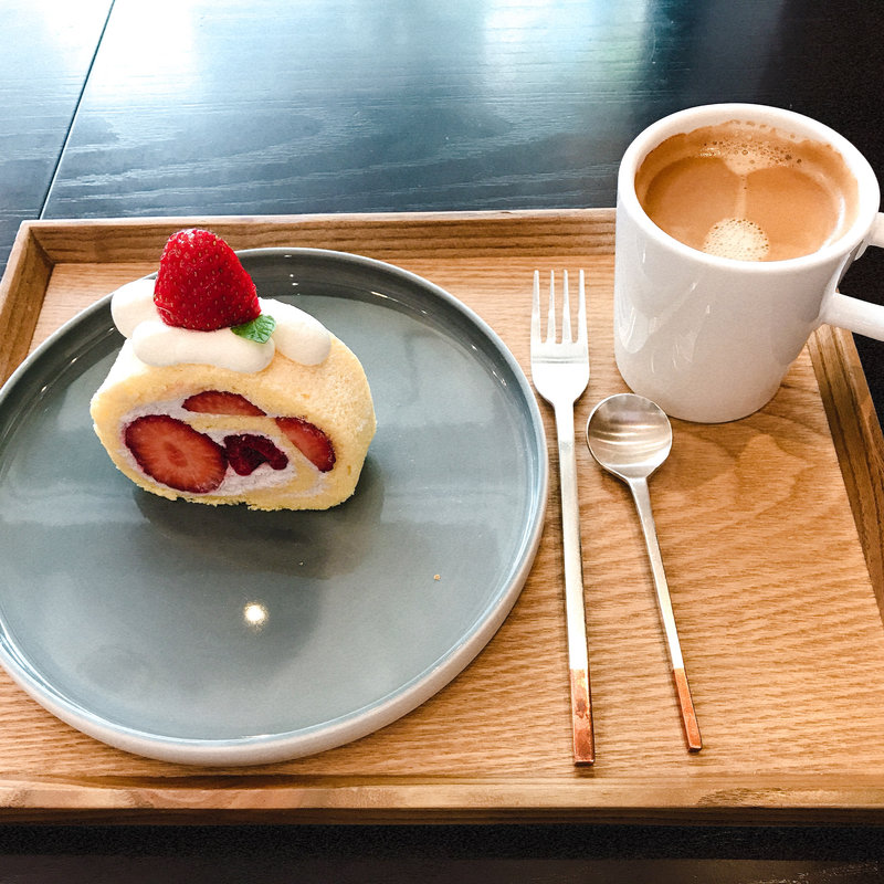 苺のロールケーキ(メゾン ド フルージュ （maison de frouge）)