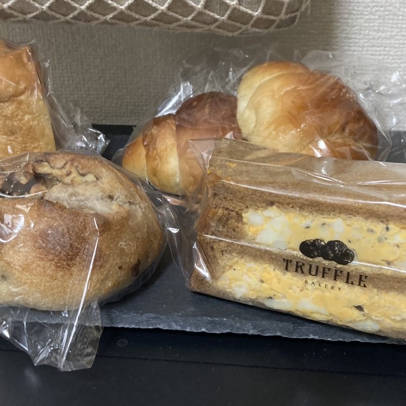 白トリュフの塩パン(トリュフベーカリー 三軒茶屋)