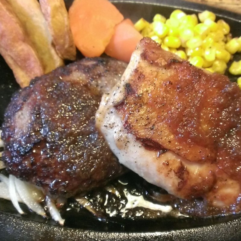 炭焼きチキンステーキとビリーハンバーグランチ(ステーキハウス ブロンコビリー八王子大和田店)