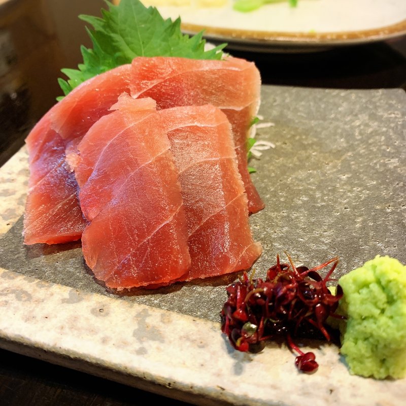 マグロのお刺身(鍋焼ぼうず)