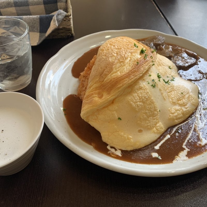スフレ卵オムライス(卵's工房)