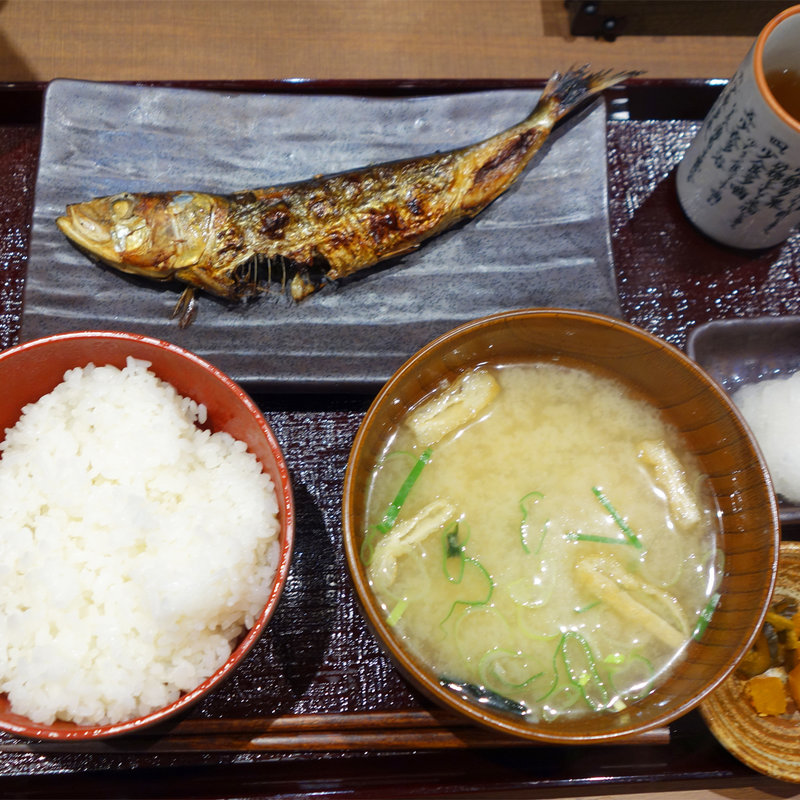 殿様いわし定食(炭火焼干物定食 しんぱち食堂 福岡パルコ店)