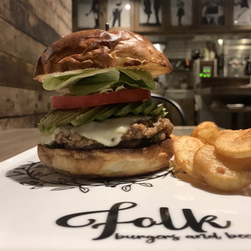 ゴーダミソミートバーガー+アボガド(folk burgers&beers)