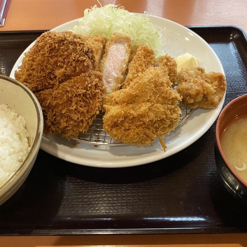 与野店限定　デカ盛り　肉厚とんかつ定食(坂井精肉店　与野店)